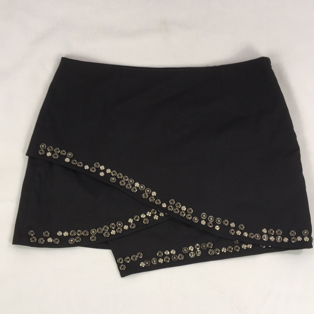 BCBG Generation Black Mini Skirt Embellished Sz 8